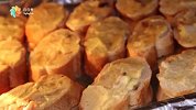 【日日煮】烹饪短片 - 蒜香黄油西红柿烤法包