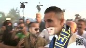 土超-1516赛季-范佩西抵达土耳其 费内巴切球迷热情相迎-新闻