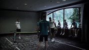 训练间隙不忘娱乐 德国众将玩网式足球
