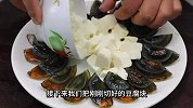 凉拌皮蛋，很多人都不会调料汁，大厨教你这样做，味道比饭店的好