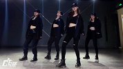 《C女郎》乘风破浪的小姐姐 有点暗黑也有点性感