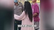 网传男生因说猫屎臭被头上扣饭扇耳光，当事女生说其侮辱小动物，警方回应