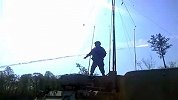 搞笑-20120326-美国大兵在战场上跳兔斯基舞