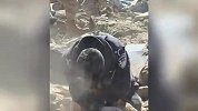 泪目！辅警西藏地震中痛失一双儿女，挖到孩子生前遗物失声痛哭