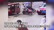3岁娃坐车上遭陌生女子扇头后摔地，孩子妈妈：对方精神有点问题