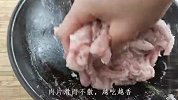丝瓜汤鲜美好喝有技巧，丝瓜翠绿营养足，不加味精也很鲜