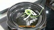 砂锅焖红烧肉年夜饭必不可少的压轴菜，一包红烧汁就能搞定红烧肉