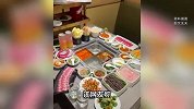 宝妈海底捞母婴室脱衣哺乳，遭男员工开门往里看：跟猴一样被观摩
