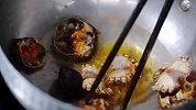 便宜又好吃的牛肉蟹仔粉，一大碗海鲜配料满满，谁吃谁迷糊
