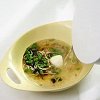 小馄饨不仅可以煮着吃，还可以做成油泼小馄饨，又鲜美又够味