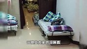 女子200元黄山住酒店被安排2人一张床垫打地铺：早上5点就开始赶人