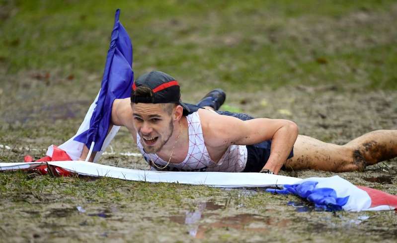 忍俊不禁!欧洲越野锦标赛冠军耍帅失败摔成大马趴