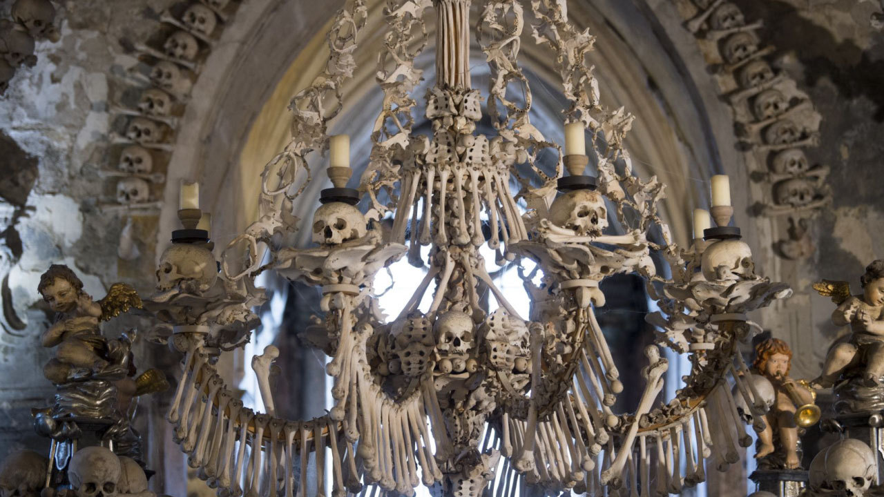 著名旅游景点翻新挖出1200多具人骨 其中一半是儿童