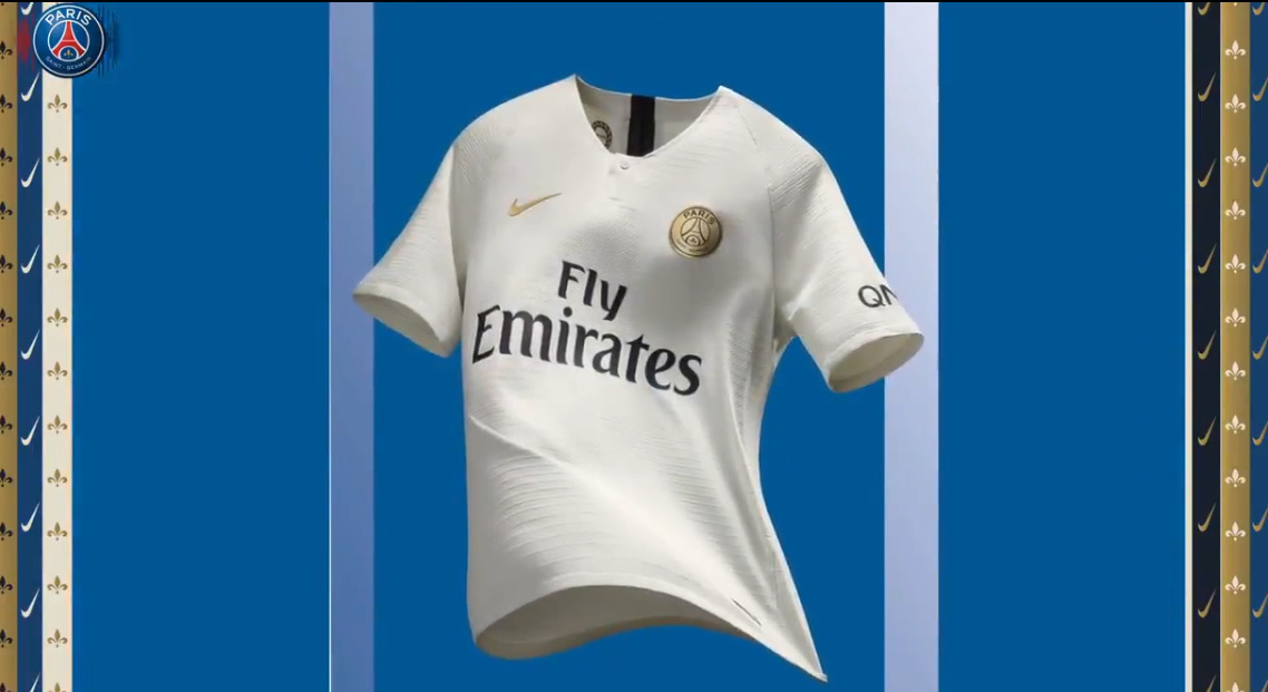 大巴黎新款白色球衣发布 金色队徽彰显贵气