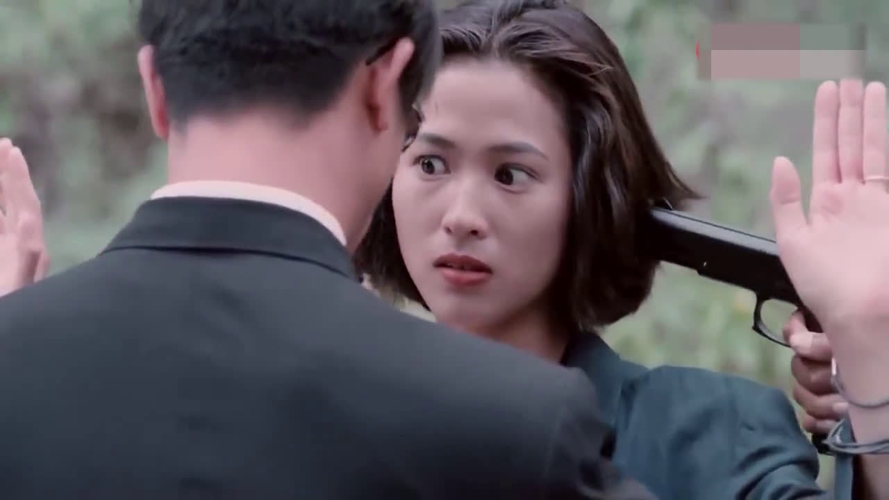 这部经典港产动作片,女主角梁琤长得漂亮又能打,场面惊险劲爆!