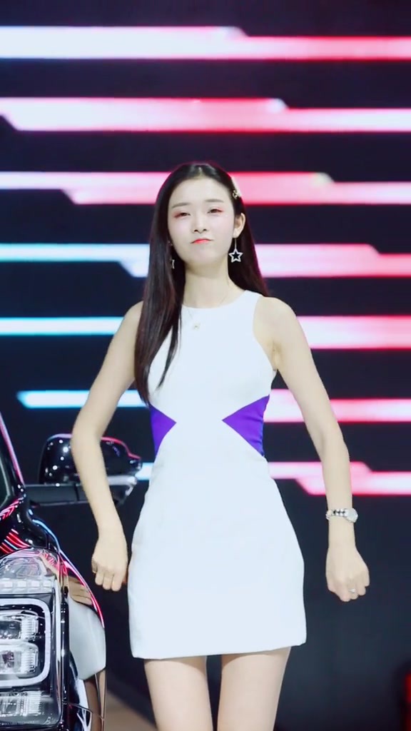 李凉凉真是敲可爱,每个片段都让人喜欢,你最喜欢哪个她?