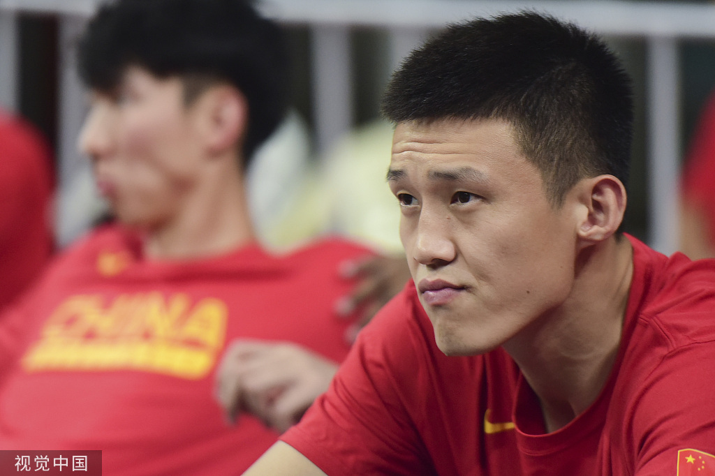 男篮主力盼集体亮相 中国队长周鹏已正式投入热身赛训练