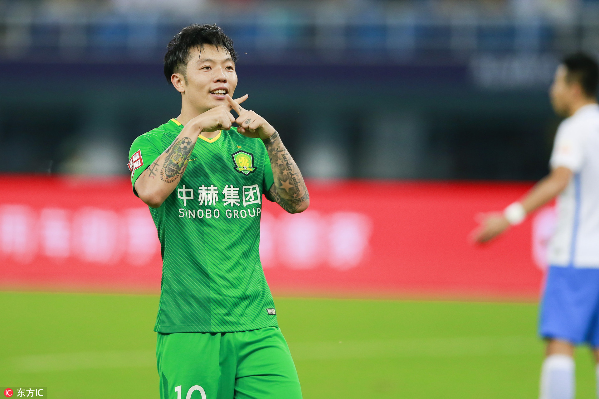 国安队史进球第1人 看张稀哲五佳球戏耍梅方破恒大 轻巧挑射