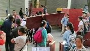 官方通报学生开学要自带床板：问题属实 校长被停职