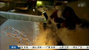 极限-14年-极限运动高手扮圣诞老人 高楼攀爬给孩子送礼-专题