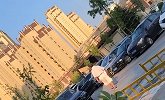 大连男子不满收费大闹停车场：我是公安局老范局长