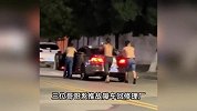 3男子酒后推车回家算酒驾吗？机动车道推行500米，交警回应