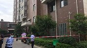 9岁孩子从高层楼顶不慎坠亡被对面邻居拍下 警方介入调查