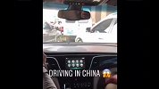 国内司机加塞吓懵CBA外援！亚当斯感叹：中国式开车