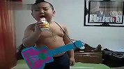 小孩子太油菜了！唱《春天里》表情动作太销魂鸟！