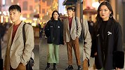 武汉街头偶遇超会穿的小哥哥和小姐姐，你们觉得他们是情侣吗？