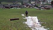 这么点雪也能滑？国外达人秀操作可惜最后玩现了
