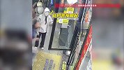 3人戴古怪面具抢劫无人便利店，抢走价值6000元香烟
