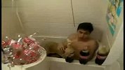 用可乐洗澡 可乐加薄荷糖 爆炸性试验