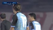 亚冠-17赛季-淘汰赛-1/4决赛首回合-第43分钟射门 川崎飞翼禁区外重炮轰门 皮球击中广告牌吓坏场边摄影师-花絮