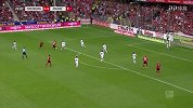 第22分钟弗赖堡球员瓦尔德施密特射门 - 打偏