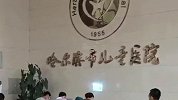疑遭邻居抱走侵害的5岁女童已苏醒 父亲：可饮水和简单对话