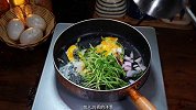 早餐吃什么，今天分享一道豌豆苗鸡蛋面的做法