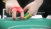 黄晓明玩转天梭指尖足球世界杯