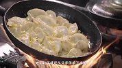 安徽这家店的煎饺，皮脆馅料足，顾客吃了十几年！