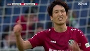 第38分钟汉诺威96球员原口元气射门