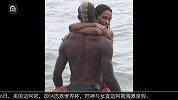 世界杯-14年-巴神与娇妻在海边鸳鸯戏水-新闻