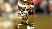 少林武僧现身篮球场 看看这位大师运球是什么水平