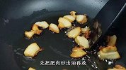 小土豆烧肉，软香入味，一口一个，真的很下饭