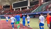 泰山队遗憾收获平局 球员神情落寞球迷高唱助威歌