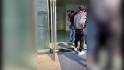 工作人员回应外籍男子插队：视频被剪辑过