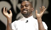 【鞋圈儿】你眼中的侃爷？他穿上YEEZY洞洞鞋又是另一种画风