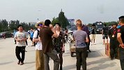 中甲-17赛季-高端洋气 保定容大外国球迷场外抢眼-专题