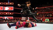 WWE-18年-RAW第1291期：痛苦飞坐三连发 贾克斯袭击明日华-花絮