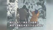 女子花3小时堆的雪人，被几个熊孩子推倒踩踏，狂追几百米讨说法