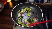 毛豆的做法，简单又好吃的黄瓜炒毛豆，超级开胃